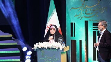 هنرمند قمی برنده سیمرغ بهترین مستند جشنواره فیلم فجر شد