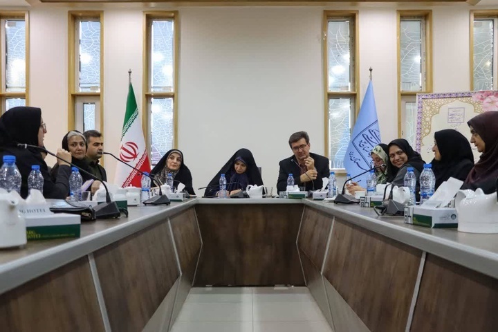 تاکید بر نقش فعالان بوم‌گردی و صنایع‌دستی در دیپلماسی فرهنگی