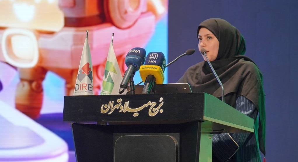 اعطای ۵ میلیارد و ۸۴۰ میلیون تومان جایزه به تیمهای برگزیده اعطای ۵ میلیارد و ۸۴۰ میلیون تومان جایزه به تیمهای برگزیده