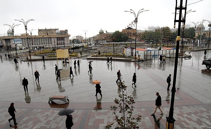 وزش باد در همدان ادامه دارد