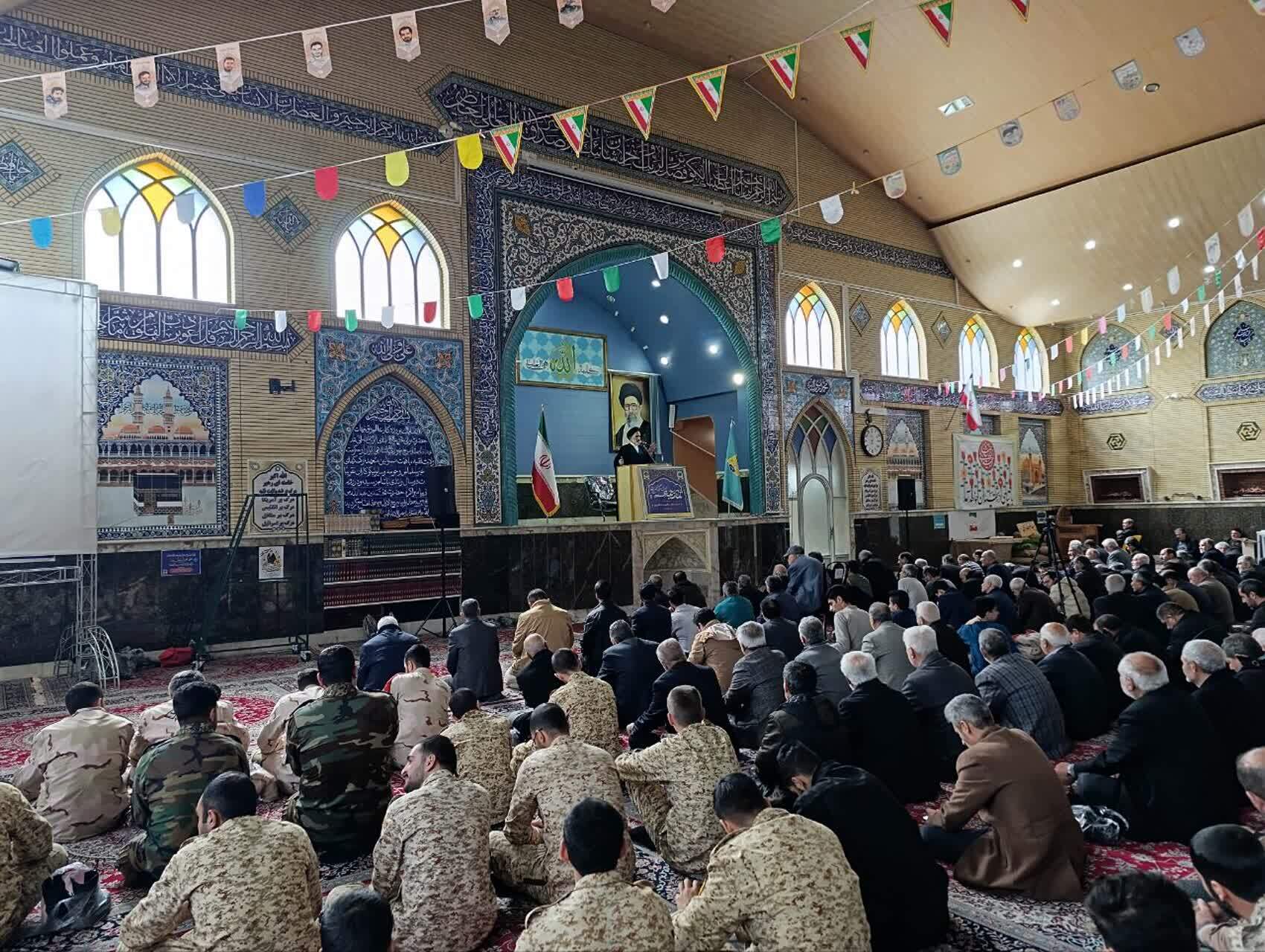 امام جمعه سلماس: ۲۲ بهمن نماد وحدت و قدرت ملی بود