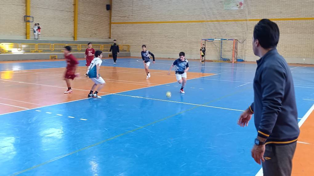 برگزاری مسابقات هندبال چند جانبه برخوار برگزاری مسابقات هندبال چند جانبه برخوار