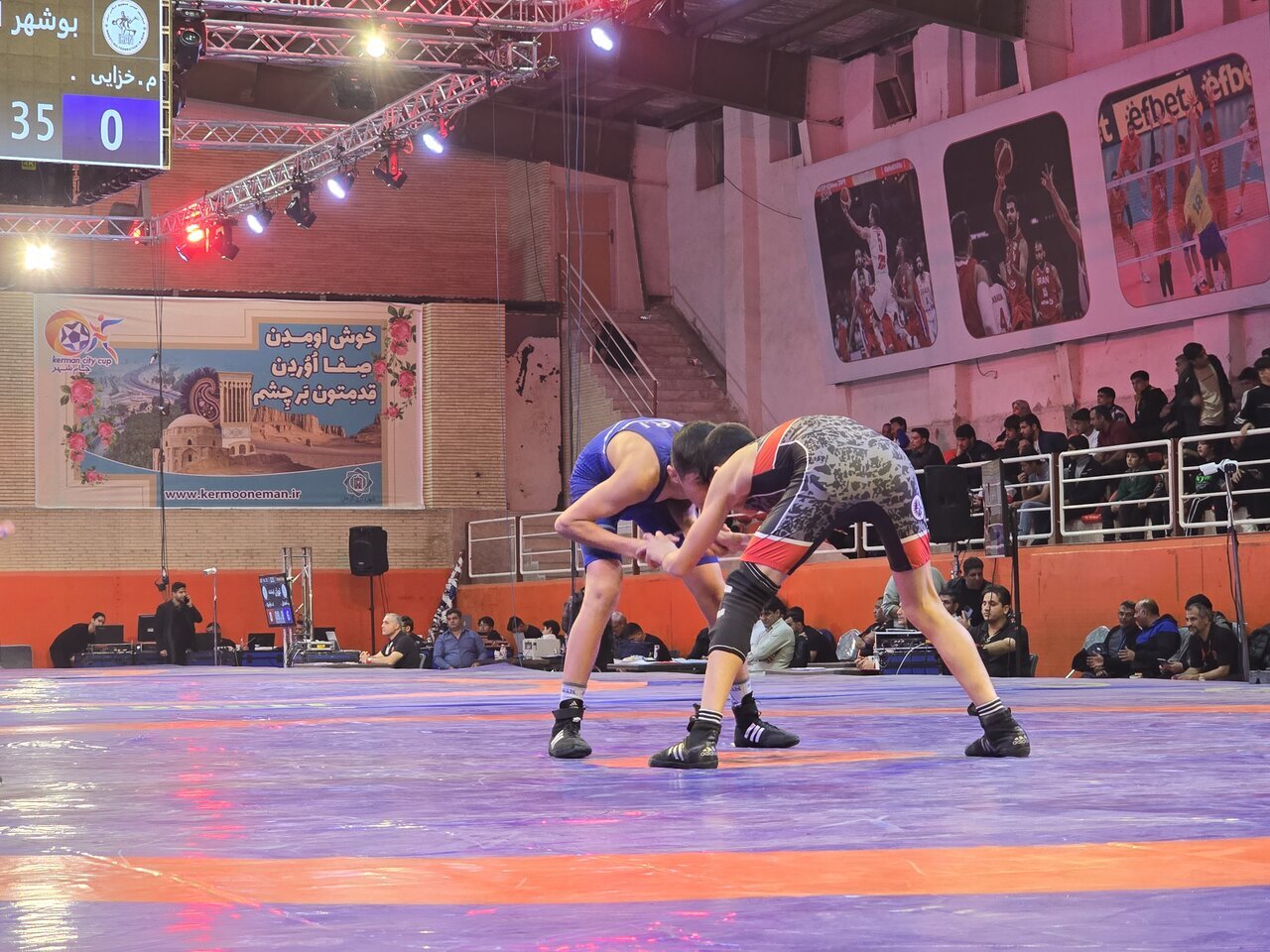 پایان مسابقات کشتی آزاد قهرمانی نوجوانان کشور پایان مسابقات کشتی آزاد قهرمانی نوجوانان کشور