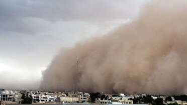 یزد طوفانی می‌شود