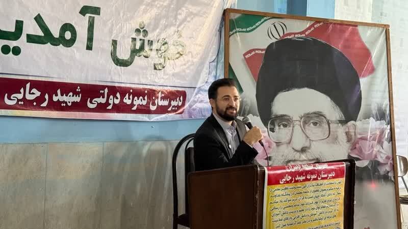 فضای مجازی صبر و حوصله را از جوانان گرفته است