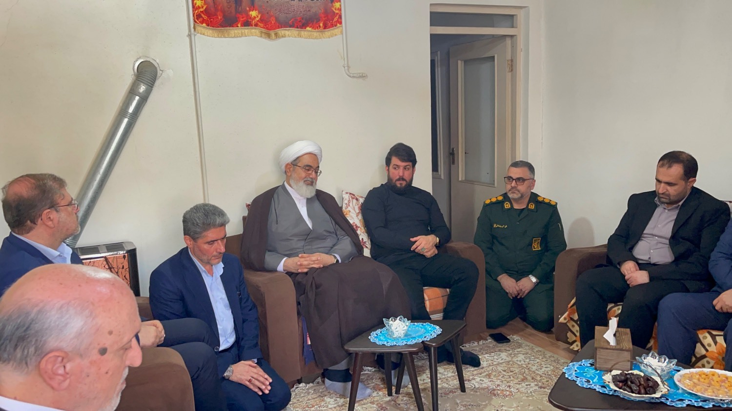 دیدار رئیس سازمان قضائی نیروهای مسلح کشور با خانواده شهید پرستار مرضیه نبوینیا دیدار رئیس سازمان قضائی نیروهای مسلح کشور با خانواده شهید پرستار مرضیه نبوینیا