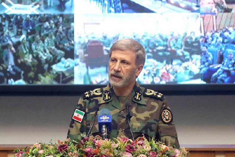 سرلشکر حاتمی: دافوس قدمگاه بزرگان ارتش است