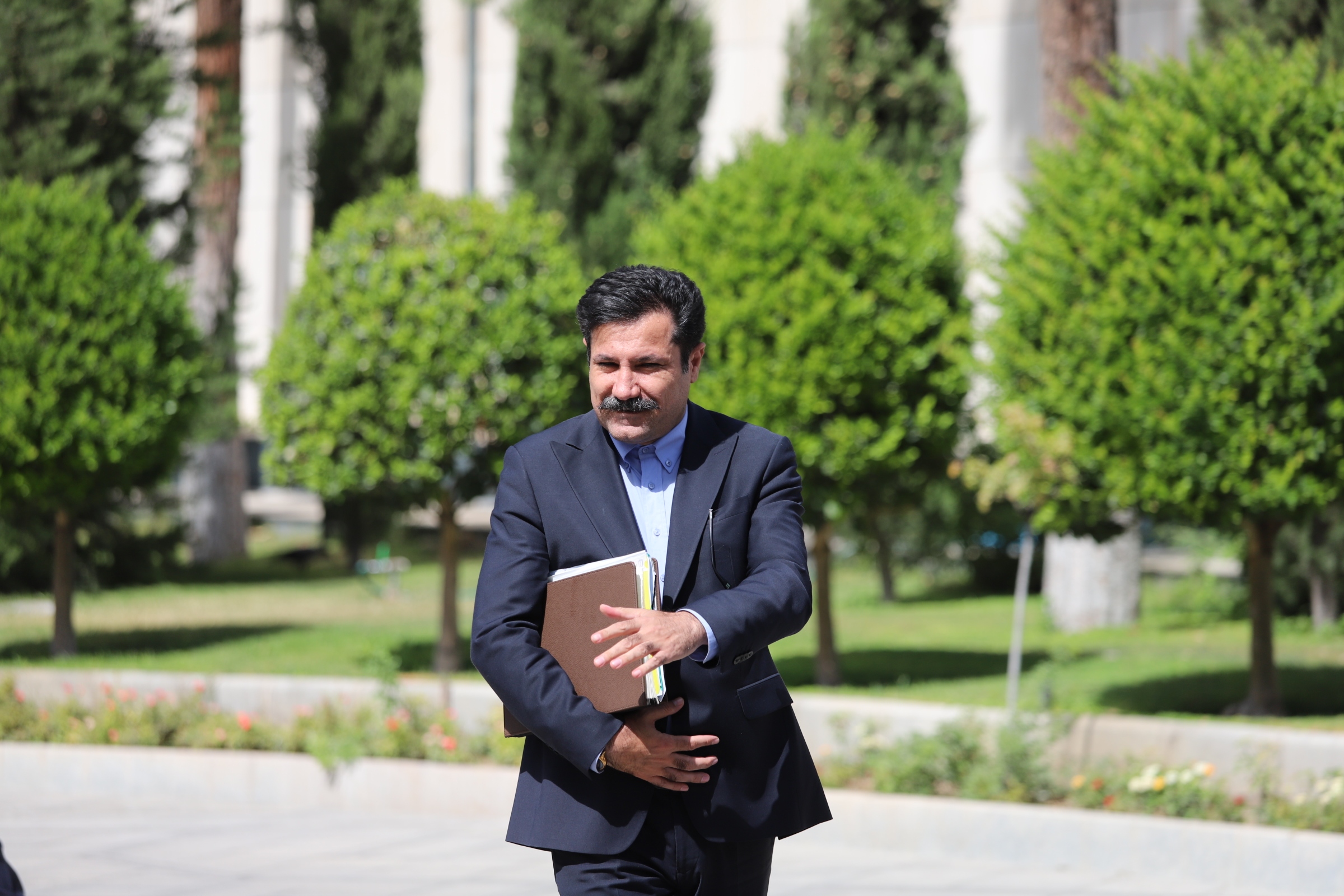 استفاده از صفحه‌های خورشیدی در کشور باید تسهیل شود