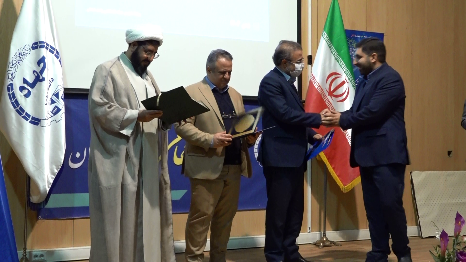 معرفی سرپرست جدید جهاد دانشگاهی واحد همدان معرفی سرپرست جدید جهاد دانشگاهی واحد همدان