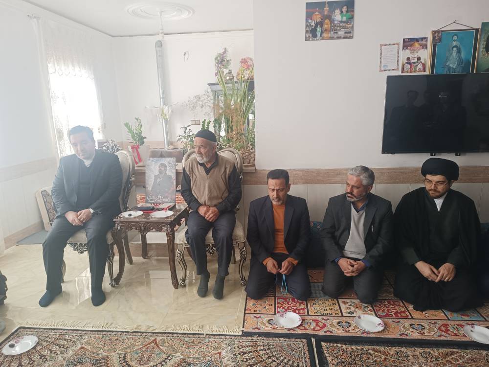 دیدار رئیس سازمان ثبت اسناد و املاک کشور با خانواده شهید یاوری