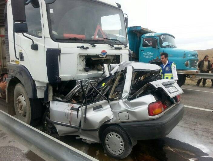حادثه مرگبار بر اثر برخورد پراید و تریلی در میمه