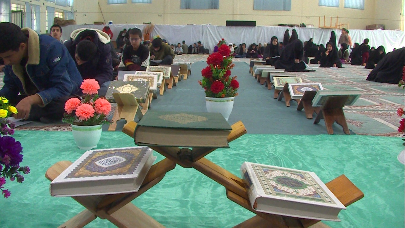 رقابت بیش از ۲۰۰ دانش‌آموز مارگونی در مسابقات قرآن و عترت