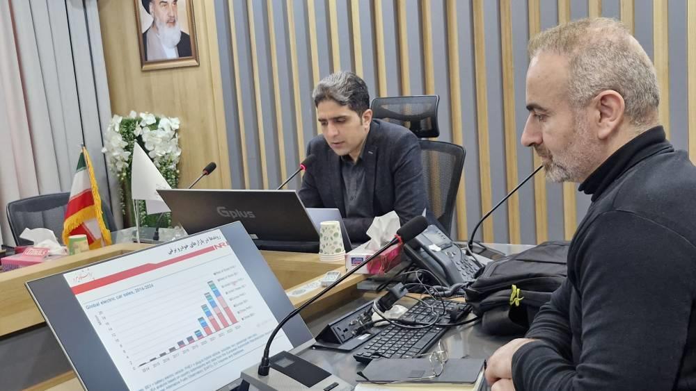 بهره‌گیری از صفحه های خورشیدی در ایستگاه‌های شارژ خودروهای برقی