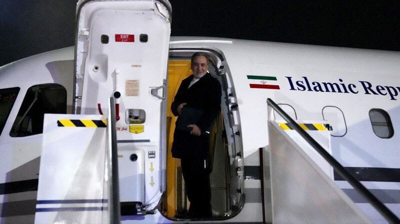 عزیمت وزیر امور خارجه به سوئیس عزیمت وزیر امور خارجه به سوئیس