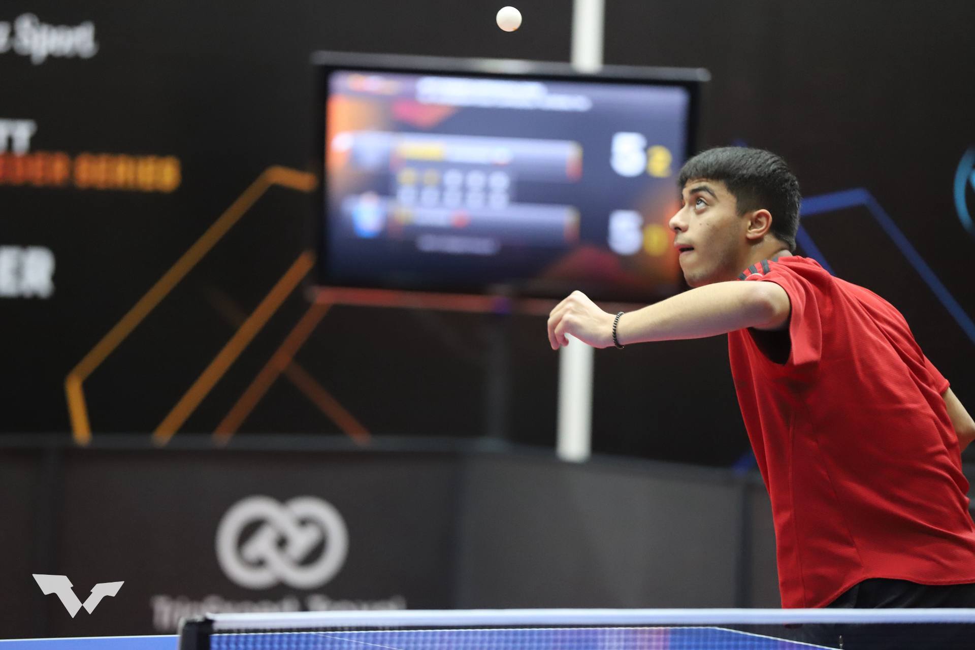 طلای مقتدرانه جوان قمی در دسته برتر پینگ پنگ کشور طلای مقتدرانه جوان قمی در دسته برتر پینگ پنگ کشور