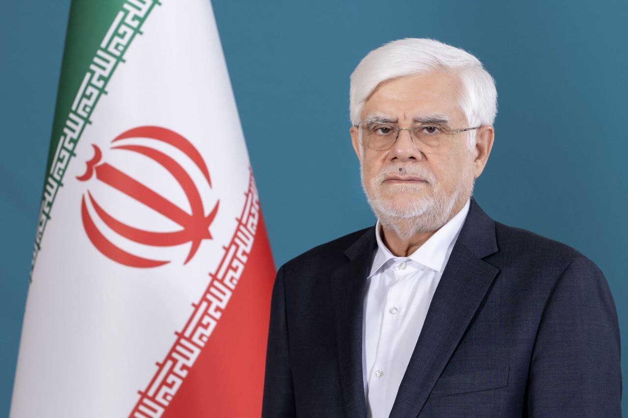 دعوت عارف از مردم برای حضور در آیینهای چهلم شهدا و جانباختگان دعوت عارف از مردم برای حضور در آیینهای چهلم شهدا و جانباختگان