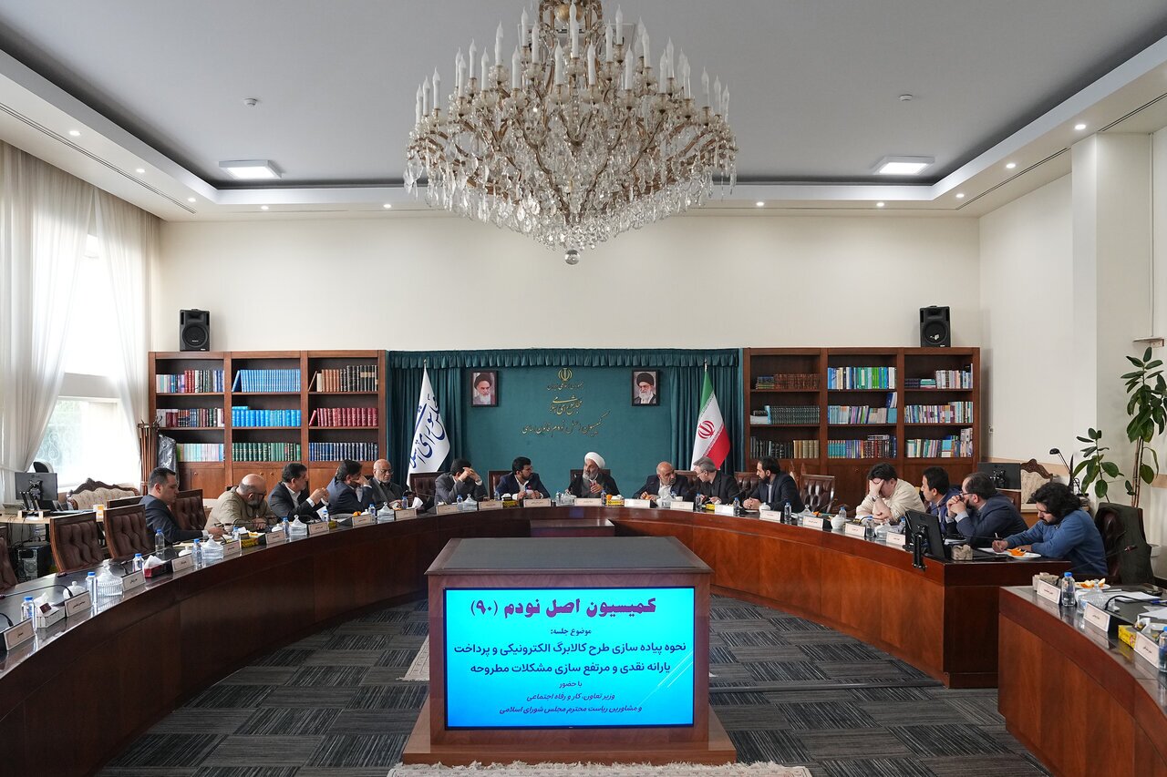 پژمانفر : اطلاعات سامانه رفاه ایرانیان کامل نیست