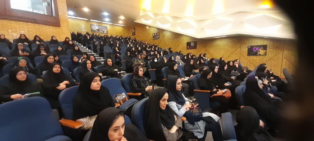 همایش ملی مبارزه با سرطان در کاشان