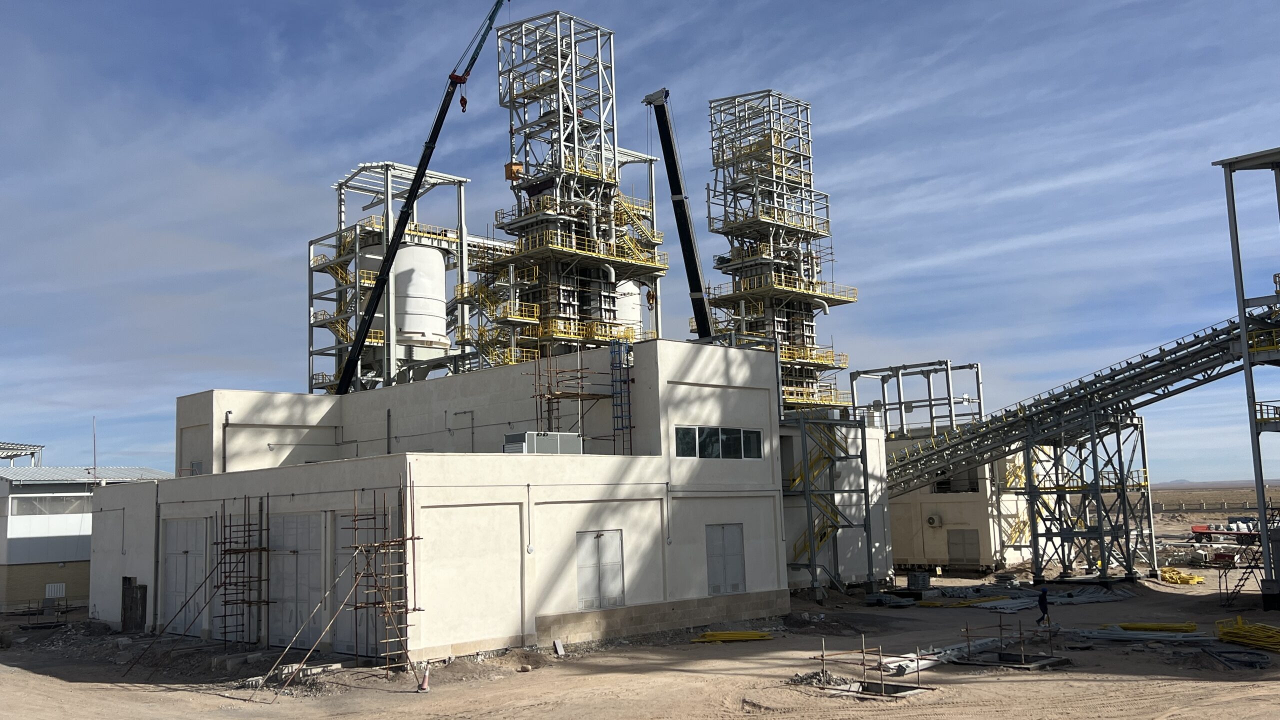 ظرفیت ۳۵۰ تن در ساعت؛ سنگ‌شکن خاتون‌آباد راه‌اندازی شد