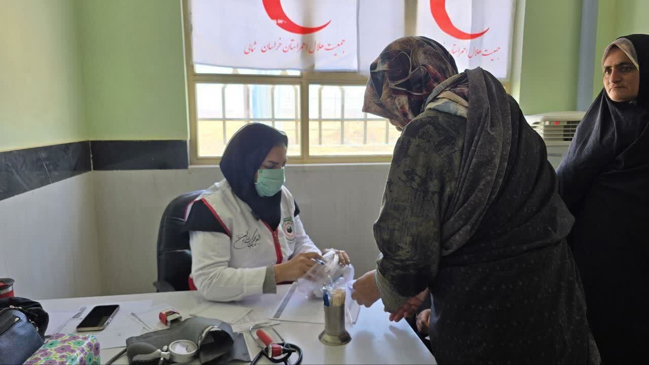 ۳۰۰ خدمت درمانی توسط هلال احمر خراسان شمالی ارائه شد ۳۰۰ خدمت درمانی توسط هلال احمر خراسان شمالی ارائه شد