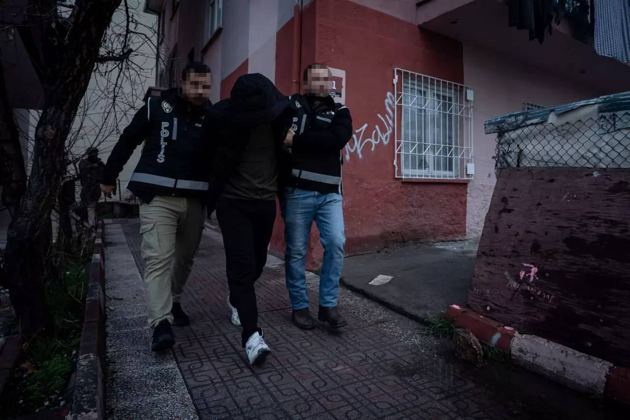 عملیات علیه گروه جرایم سازمان یافته در ۵ استان ترکیه عملیات علیه گروه جرایم سازمان یافته در ۵ استان ترکیه