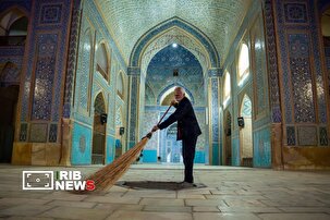 غبارروبی مسجد در آستانه ماه مهمانی خدا