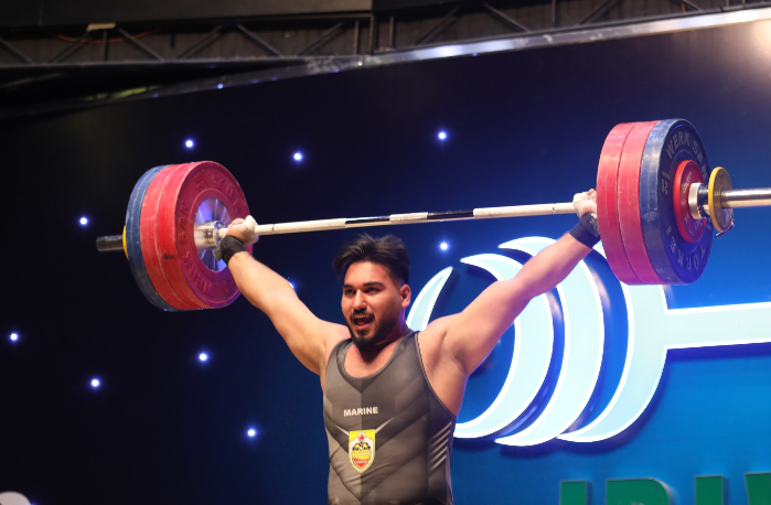 رکورددار جوانان جهان بر سکوی نخست دسته ۱۱۰ کیلوگرم