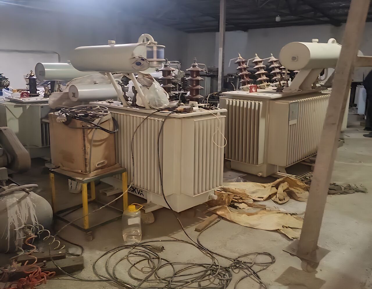 انبار ترانس برق صنعتی قاچاق ۲۰۰ میلیاردی در شهریار کشف شد