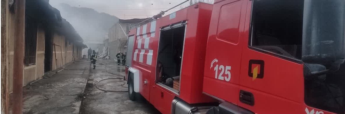 مهارآتشسوزی در یک واحد قالیشویی در کرمانشاه مهارآتشسوزی در یک واحد قالیشویی در کرمانشاه