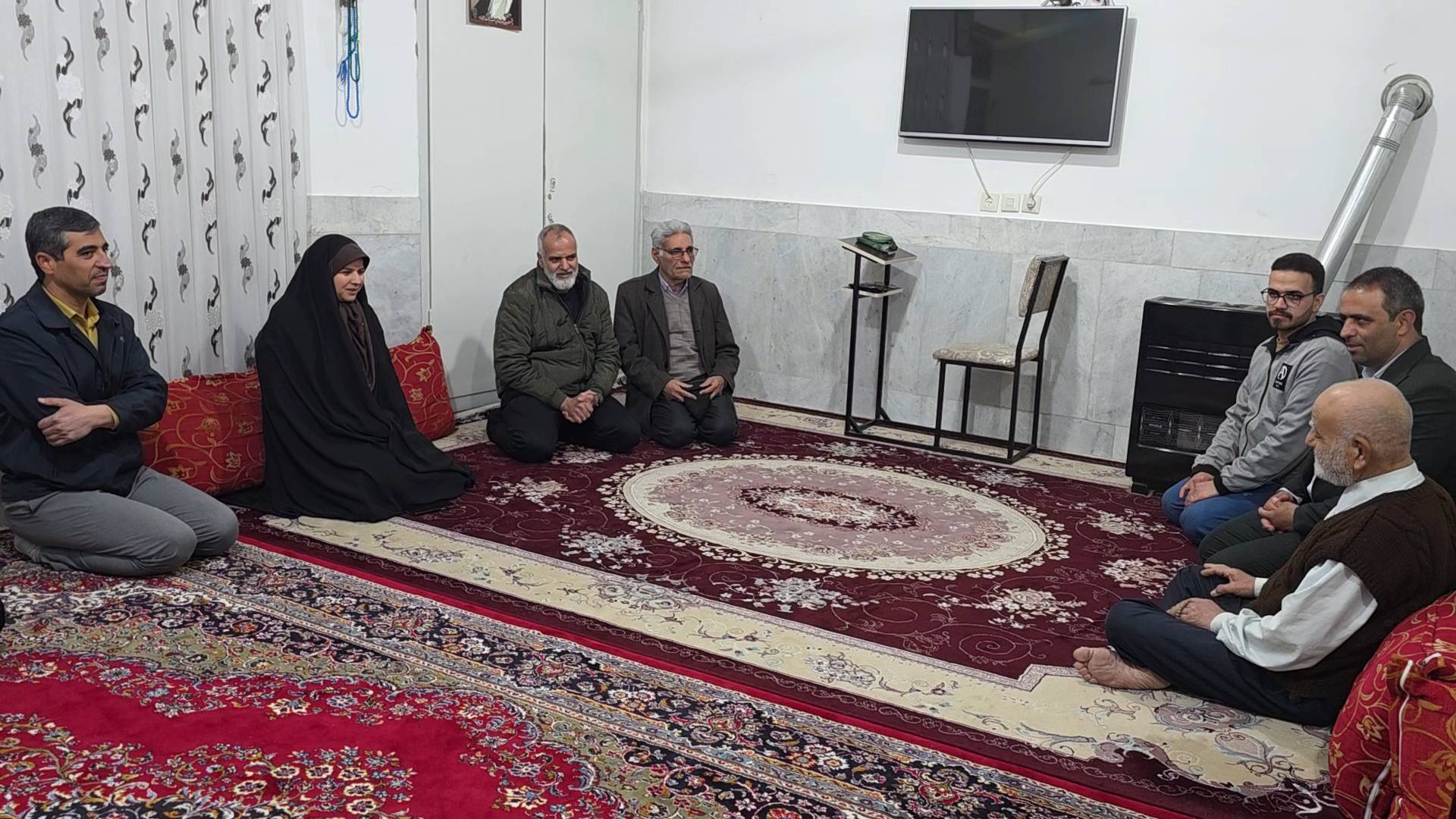 دیدار نماینده و مسئلان خوروبیابانک با دو جانباز دفاع مقدس