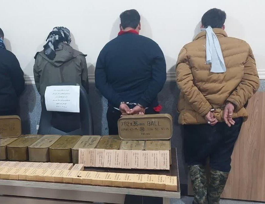 شبکه قاچاق سلاح و مهمات جنگی در بندر امام خمینی منهدم شد شبکه قاچاق سلاح و مهمات جنگی در بندر امام خمینی منهدم شد