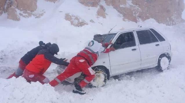 باآغاز بارشها نیروهای هلال‌احمر استان کرمانشاه در آماده باش کامل هستند