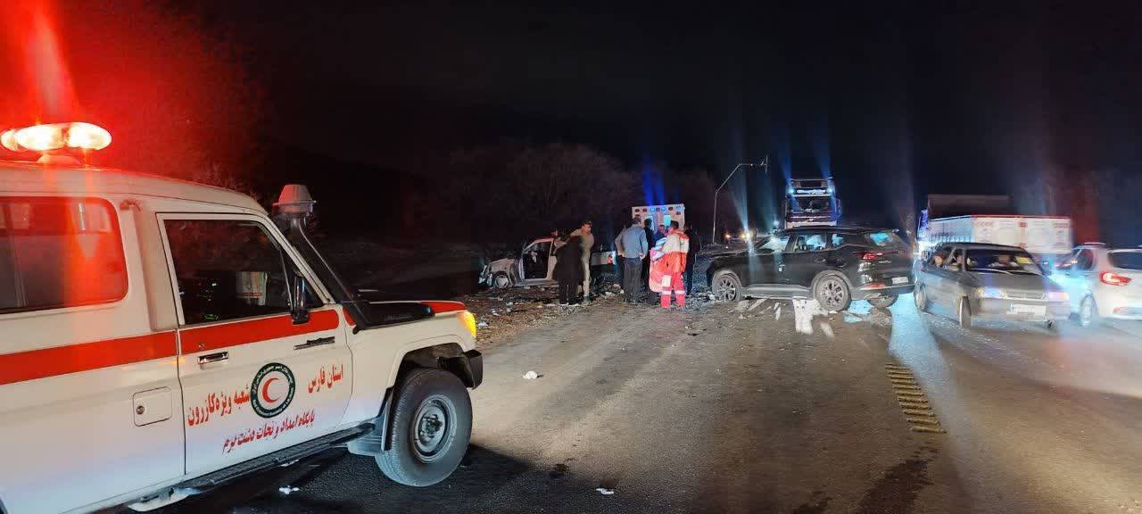 ۷ مصدوم در تصادف جاده کازرون به شیراز