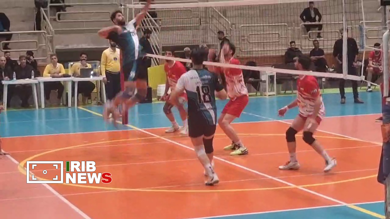 پیروزی مقتدرانه تیم والیبال افق قم برابر تیم امیرکبیر اراک