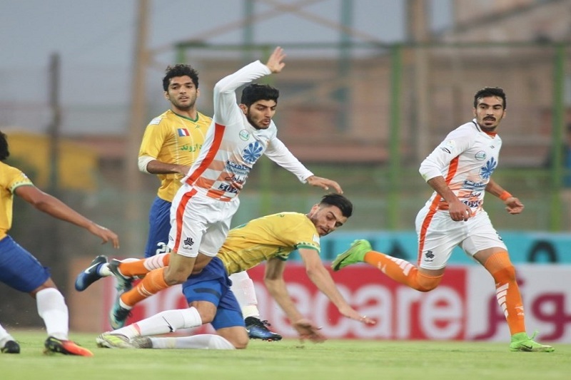 شکست تیم فوتبال صنعت نفت آبادان مقابل سایپا شکست تیم فوتبال صنعت نفت آبادان مقابل سایپا