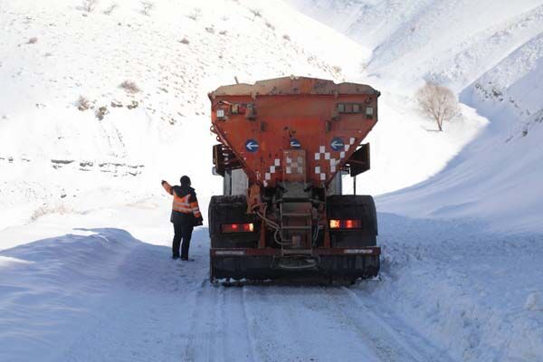 آمادهباش راهداران برای برفروبی و بازگشایی راهها آمادهباش راهداران برای برفروبی و بازگشایی راهها