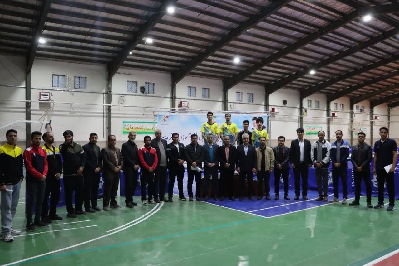 برگزاری مسابقات تنیس روی میز در مهریز 