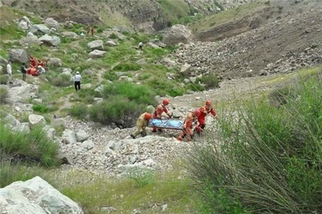 سقوط خودرو دنا به دره‌ای در جاده چالوس ۳ کشته برجا گذاشت