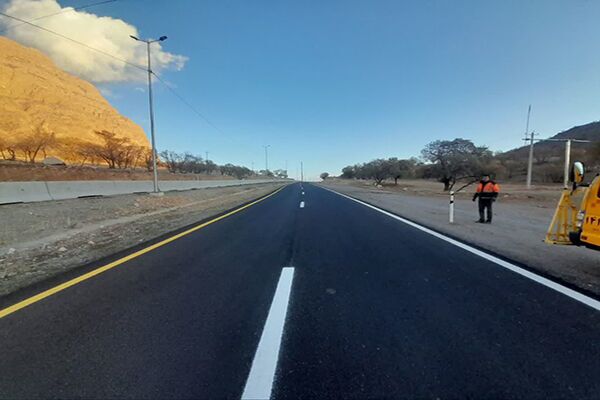 ۱۸۰ کیلومتر خط‌کشی حفاظتی در محورهای مواصلاتی لرستان اجرا شد