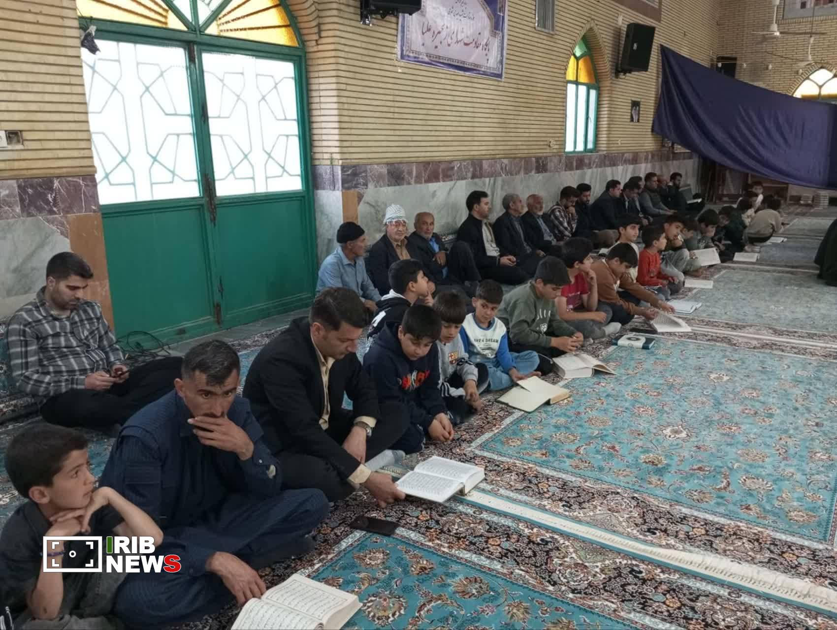 محفل انس با قرآن در مسجد صاحب‌الزمان روستای زنجیره علیا