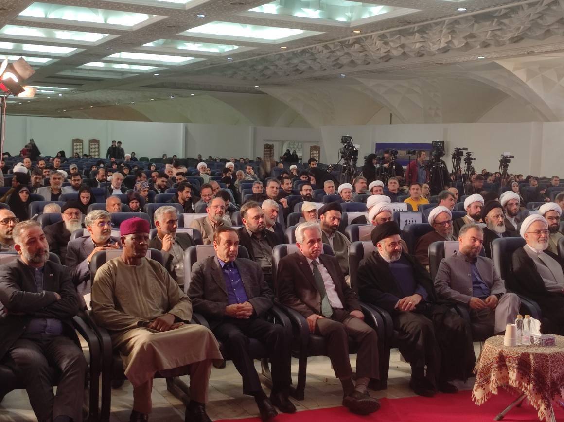 «ایران در پناه قرآن»، پرچم ۱۴۰۰ ساله ایرانیان است