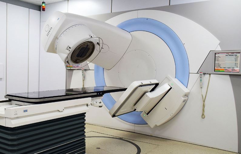 راه‌اندازی نخستین مرکز دولتی رادیوتراپی در البرز