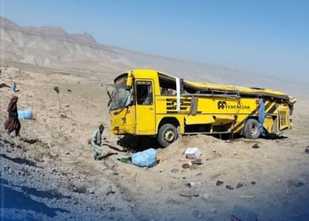۸ کشته بر اثر واژگونی اتوبوس مسافربری در افغانستان