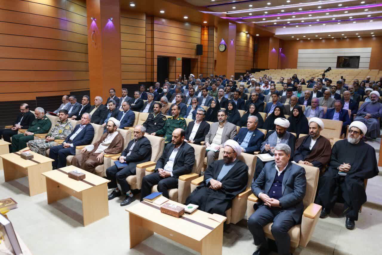 «زندگی با آیهها» راهکاری برای مقابله با تهدیدات نرم دشمن «زندگی با آیهها» راهکاری برای مقابله با تهدیدات نرم دشمن