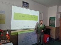 یک ساعت با محیط‌بان در مدرسه شهید ورمزیار خوی برگزار شد