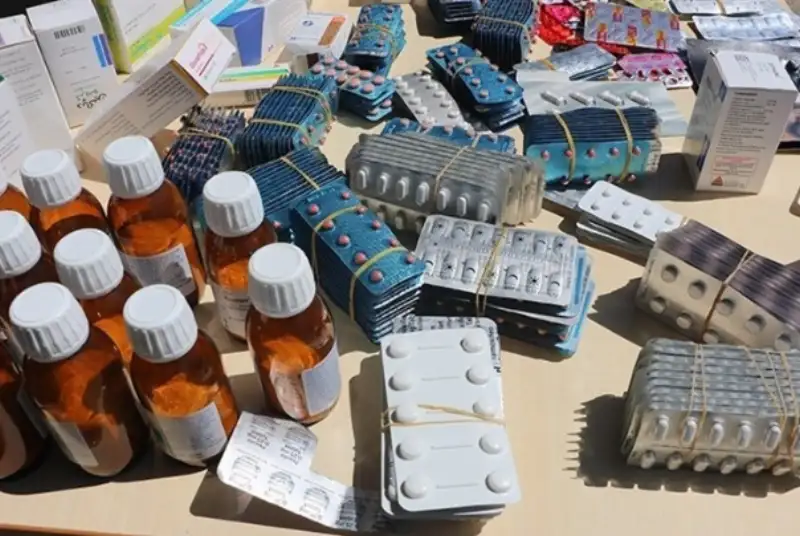 توقیف سواری سمند با ۱۰ هزار و ۳۰۰ عدد انواع قرص غیر مجاز در نهبندان