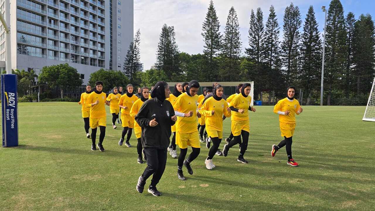 نخستین تمرین تیم ملی بانوان ایران در گلدکوست نخستین تمرین تیم ملی بانوان ایران در گلدکوست