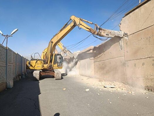 تخریب دیوار زندان رجایی‌شهر کرج