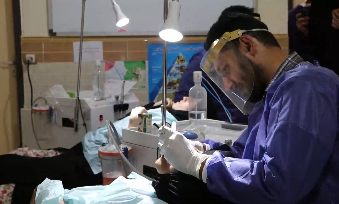 ارائه خدمات رایگان دندانپزشکی در بندرمقام ارائه خدمات رایگان دندانپزشکی در بندرمقام