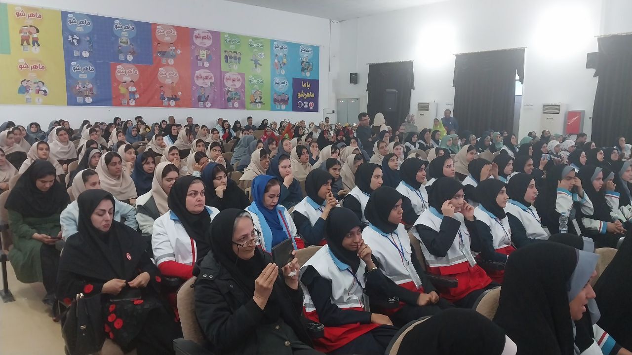 گامی نو در آموزش خلاق و بشردوستانه گامی نو در آموزش خلاق و بشردوستانه